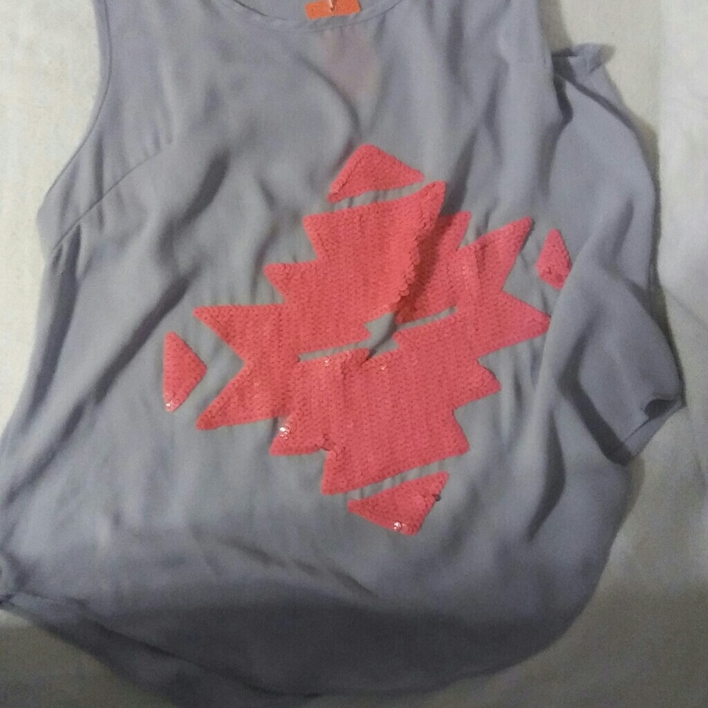 Shirt - Picture 4 of 4